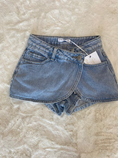 Short denim